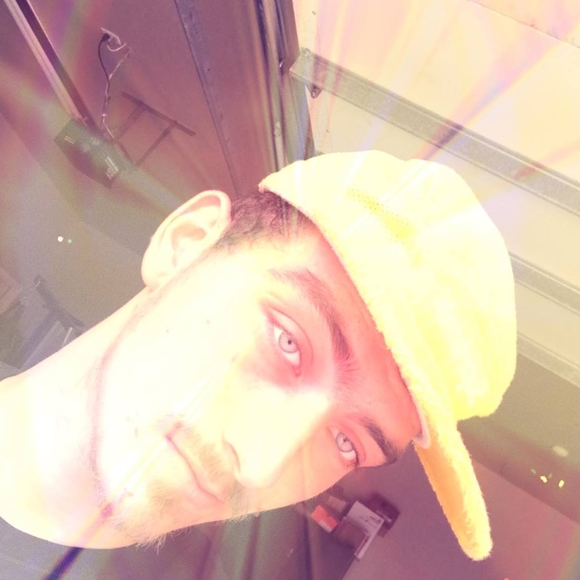 Meet your Posher, Colin - Picture 1 of 1